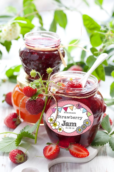 strawberry jam label hero shot